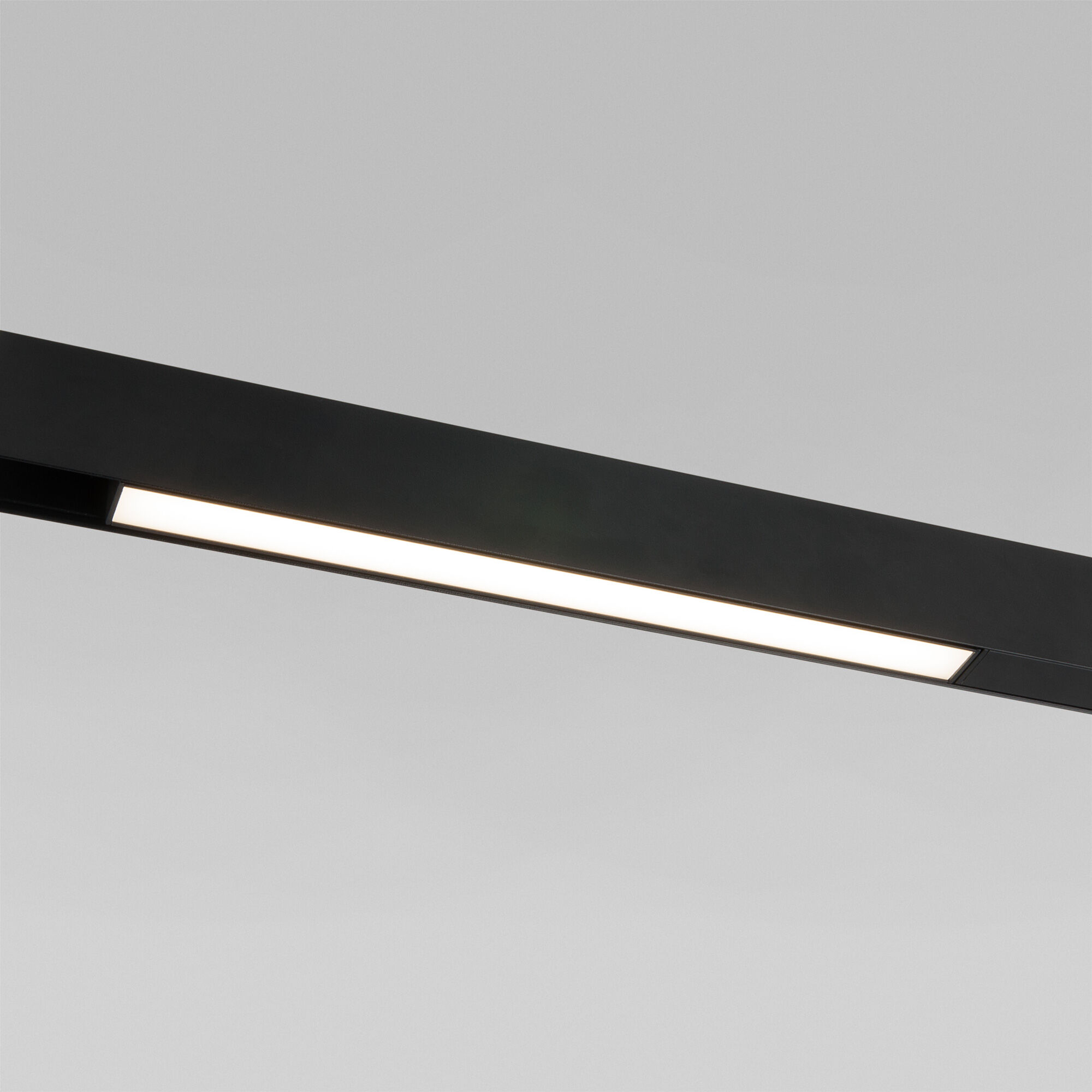 Трековый светильник Slim Magnetic L01 10W 4200K черный